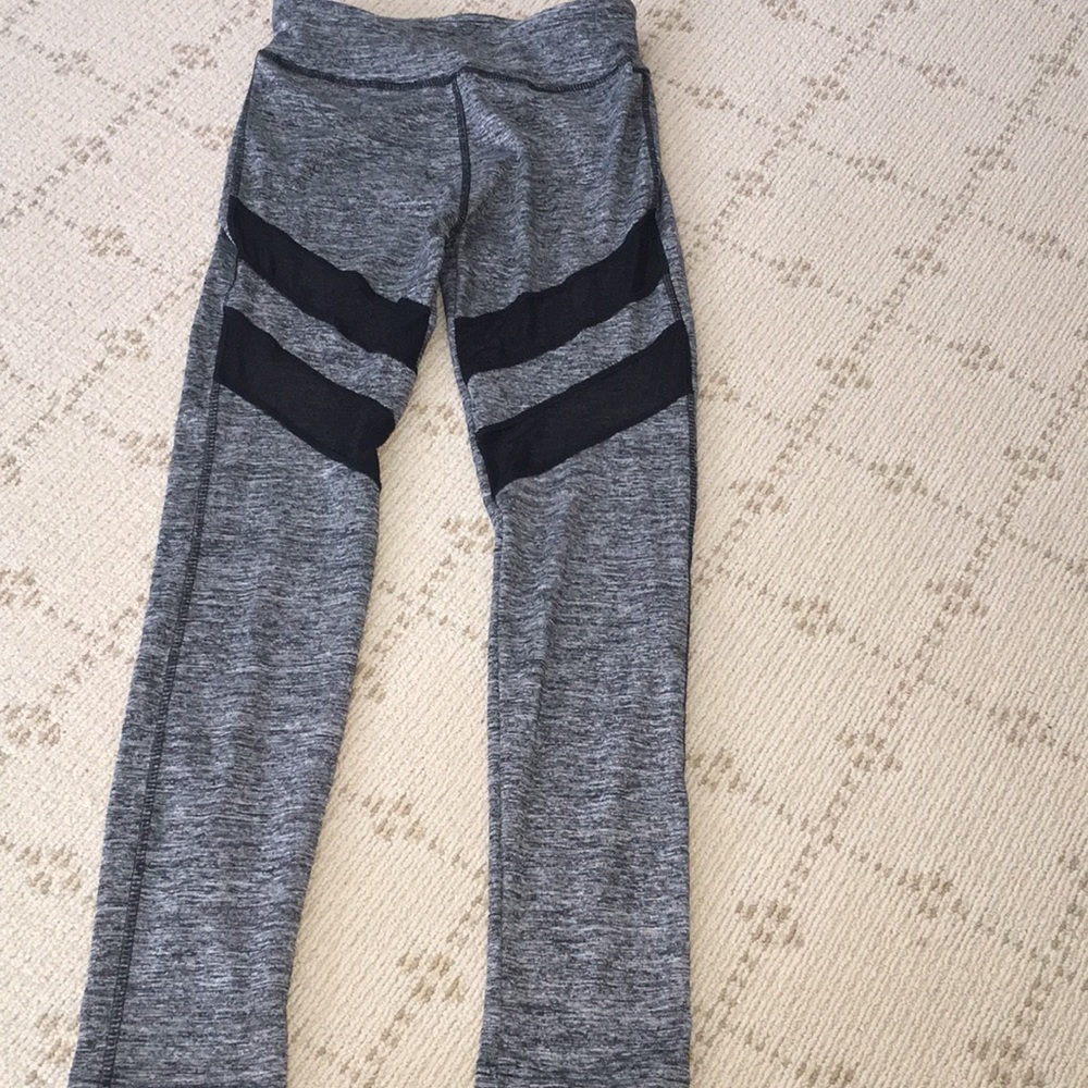 Leggings with black mesh